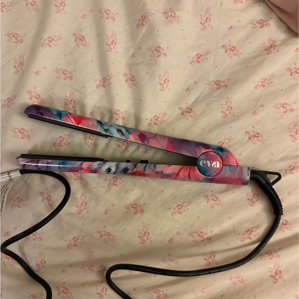 Eva NYC Ceramic Hair Straightener Iron 1.25”